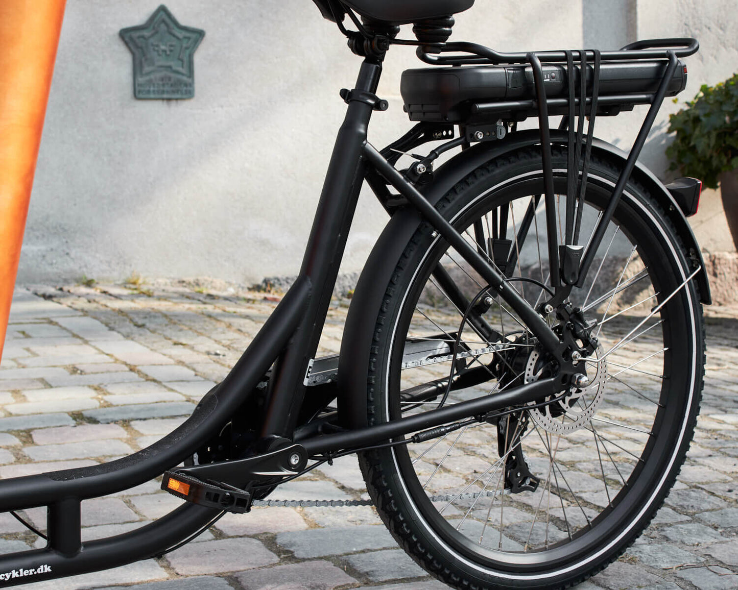 AMCargoBikes Ultimate Harmony Cargo Electric Tricycle – Black/Woodgrain – Updated Model